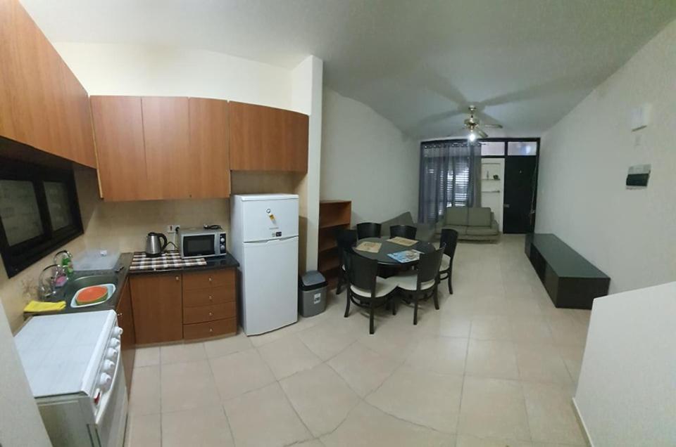 Lovely 2 Bedrooms In The Tourist Area In Paphos . 外观 照片